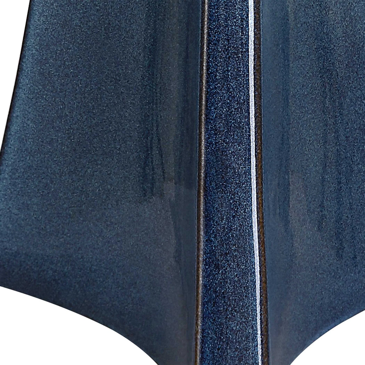 Scalloped Ceramic Table Lamp