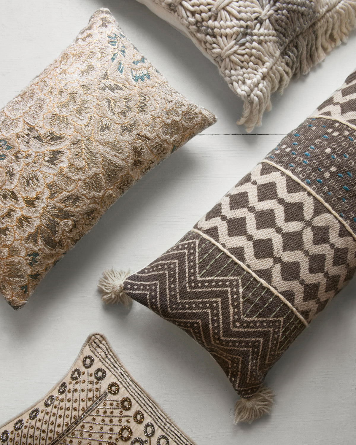Loloi P0607 Grey / Multi 13" x 35" Pillow