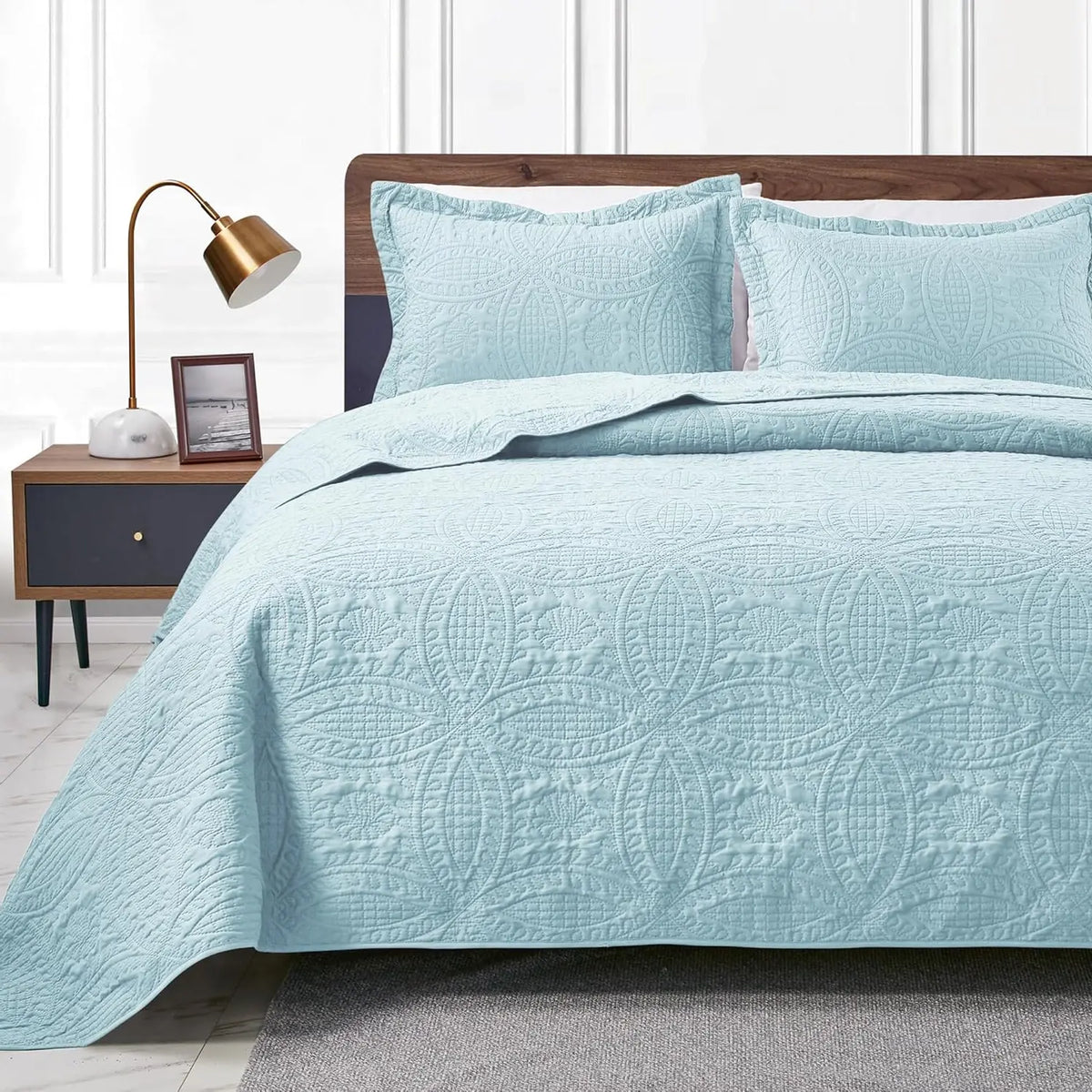3-Piece Microfiber Bedding Set - Queen Size Light Green Ultrasonic Quilted Bedspread Coverlet, Soft Bedspreads with Coin Patchwork