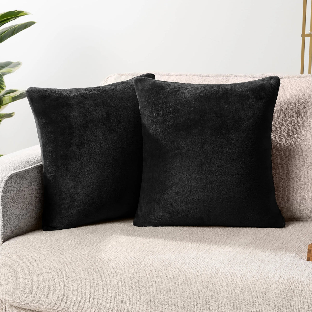 Pavilia Decorative Throw Pillow Covers - Set of 2 Velvet Cases for a Boho Aesthetic in Your Bedroom or Living Room