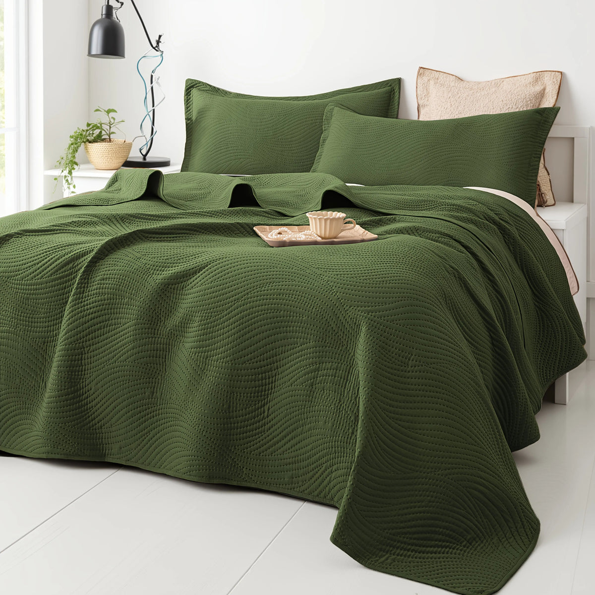Xaking Solid Comforter Set | Ultrasonic Quilted Lightweight All-Season Bedding with Pillowcases | Six Colours, Twin to King