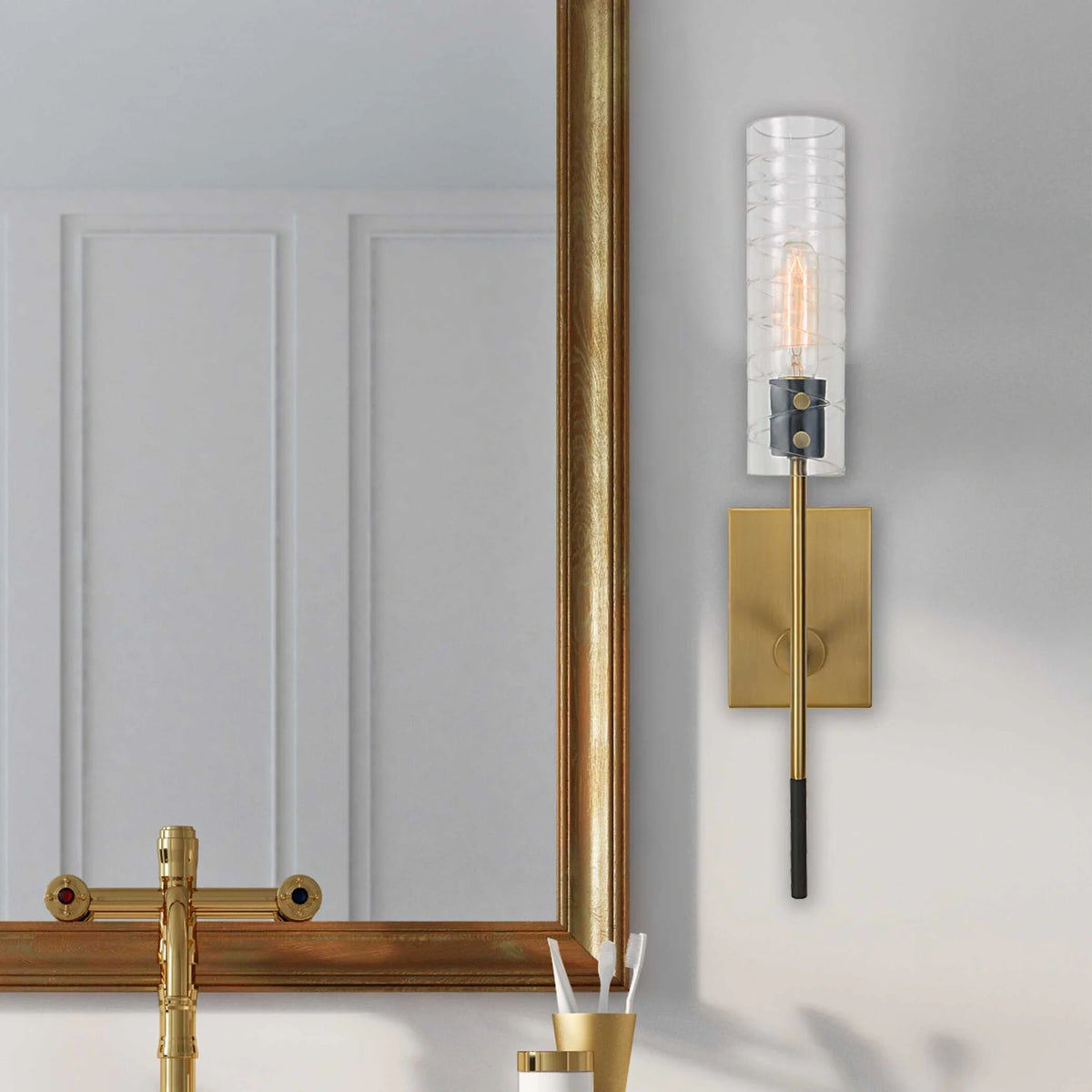 1 Light Brass Sconce
