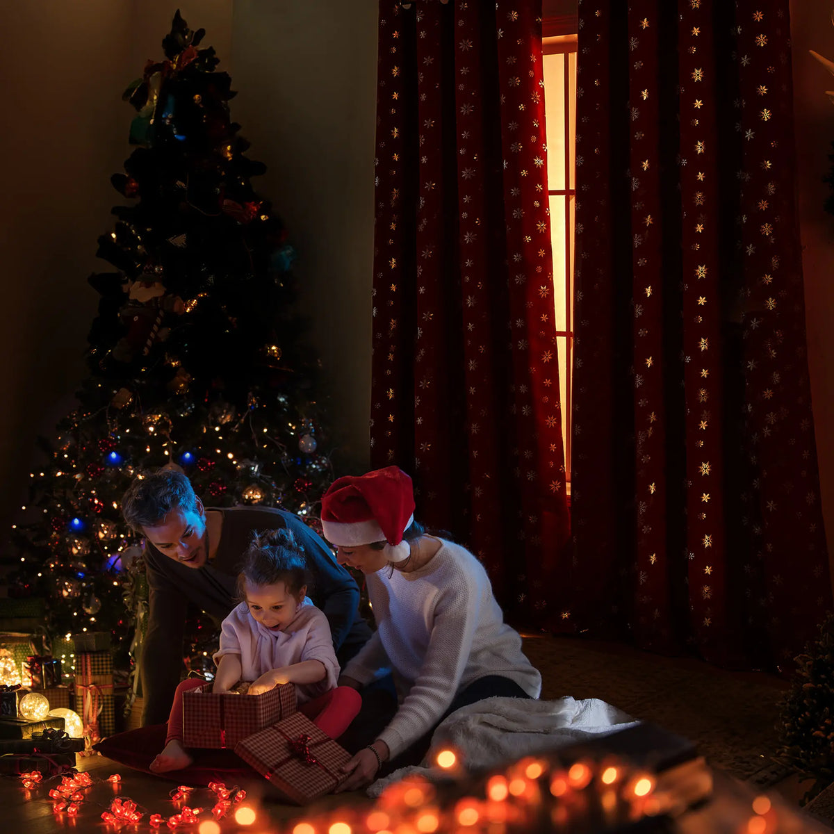 Deconovo's Red Snowflake Blackout Curtain Set – 2 Thermal Insulated Drapes for a Holiday Ambiance in Bedroom & Living Room