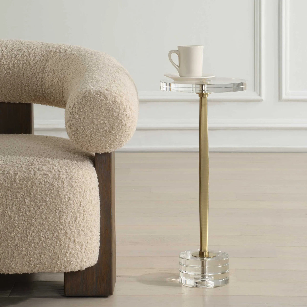 Ribbed Crystal Drink Table