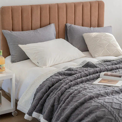 Carlmaya Fluffy Sherpa Blanket, Ultra Soft Fuzzy Throw Blanket for Couch and Bed, Warm Thick Fleece Blanket