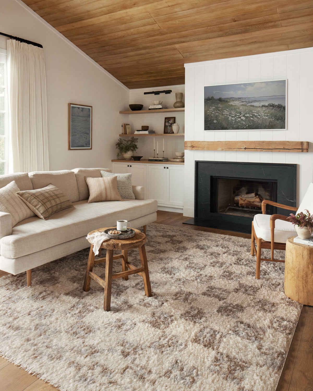 Angela Rose x Loloi Amira 18" x 18" Sample Rug