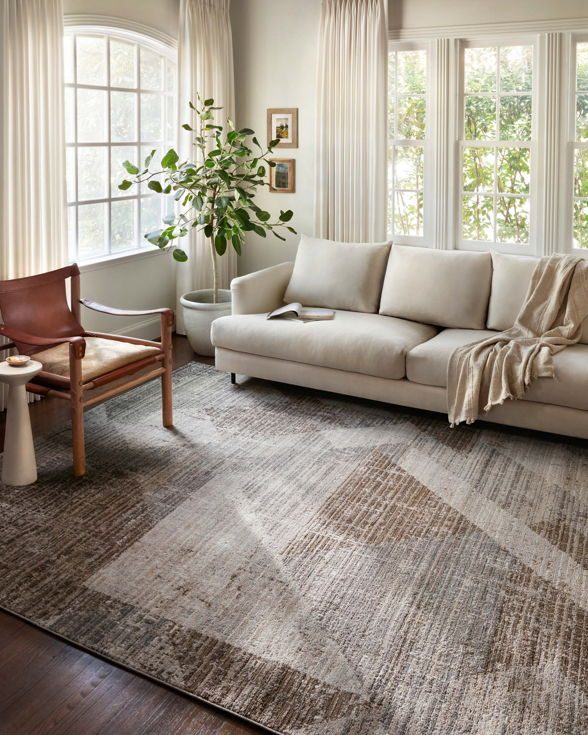Loloi austen 18" x 18" sample rug