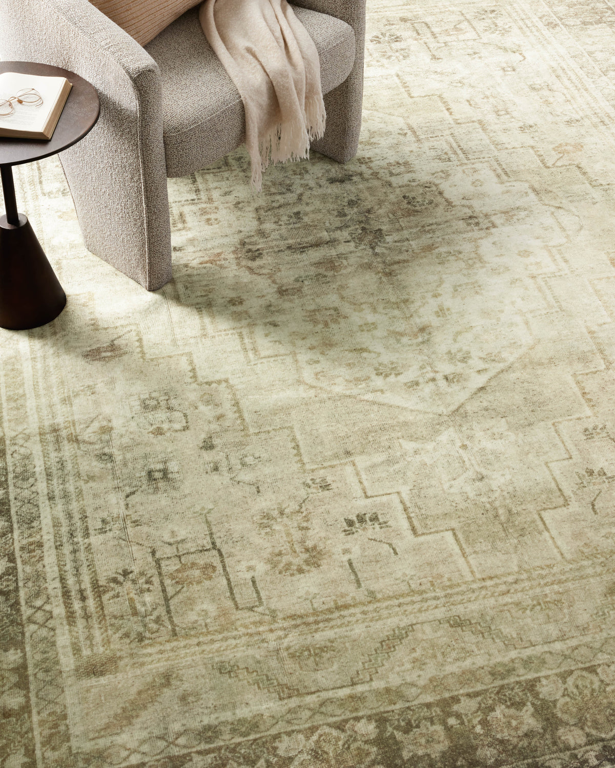 Magnolia Home by Joanna Gaines x Loloi Banks 18" x 18" Sample Rug