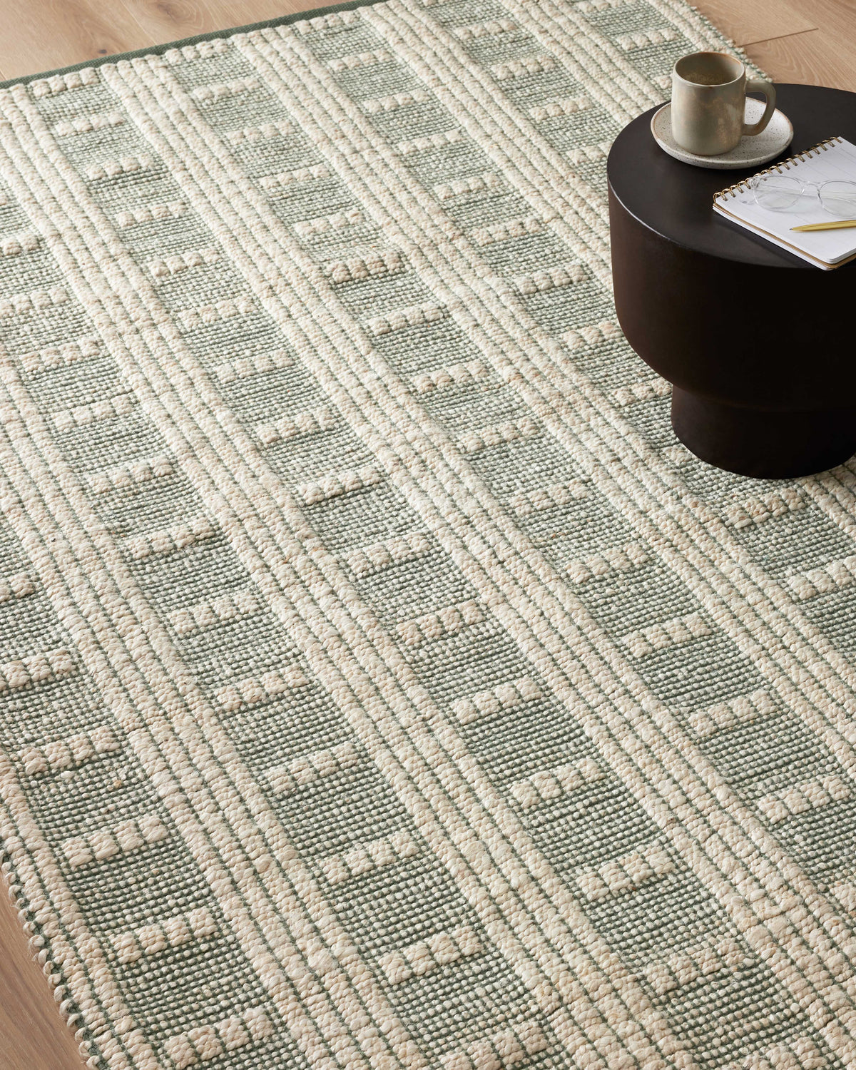 Angela Rose x Loloi Colton 18" x 18" Sample Rug