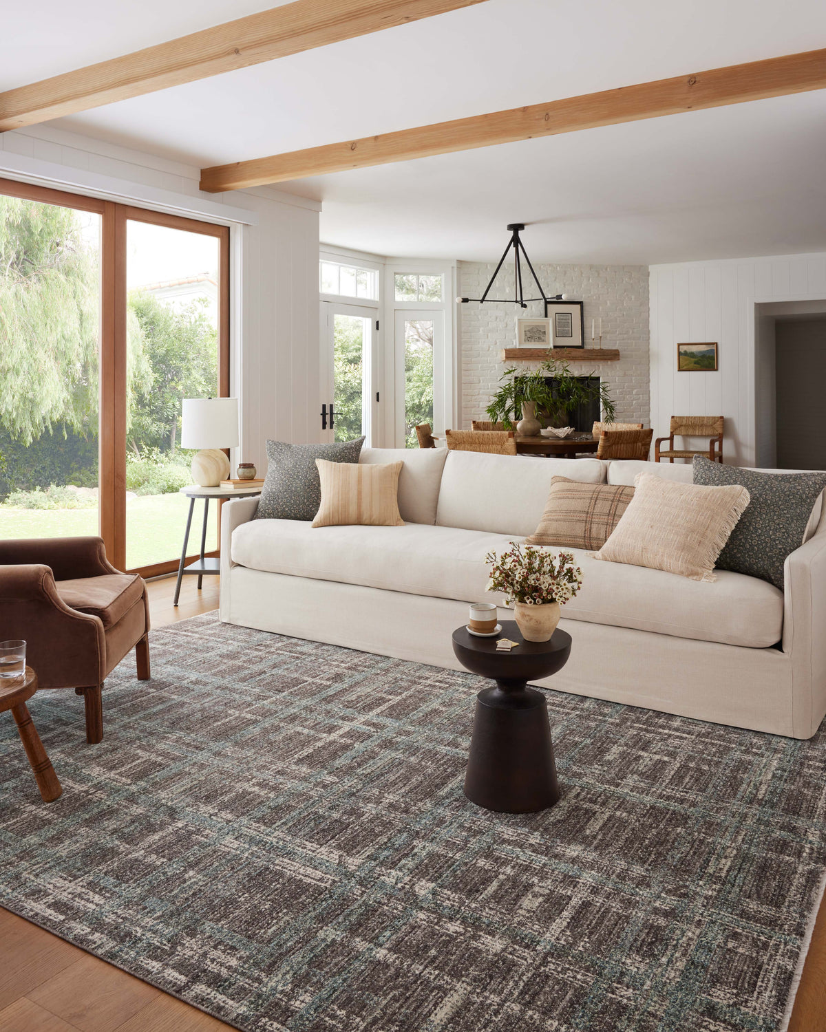 Angela Rose x Loloi Ember 18" x 18" Sample Rug