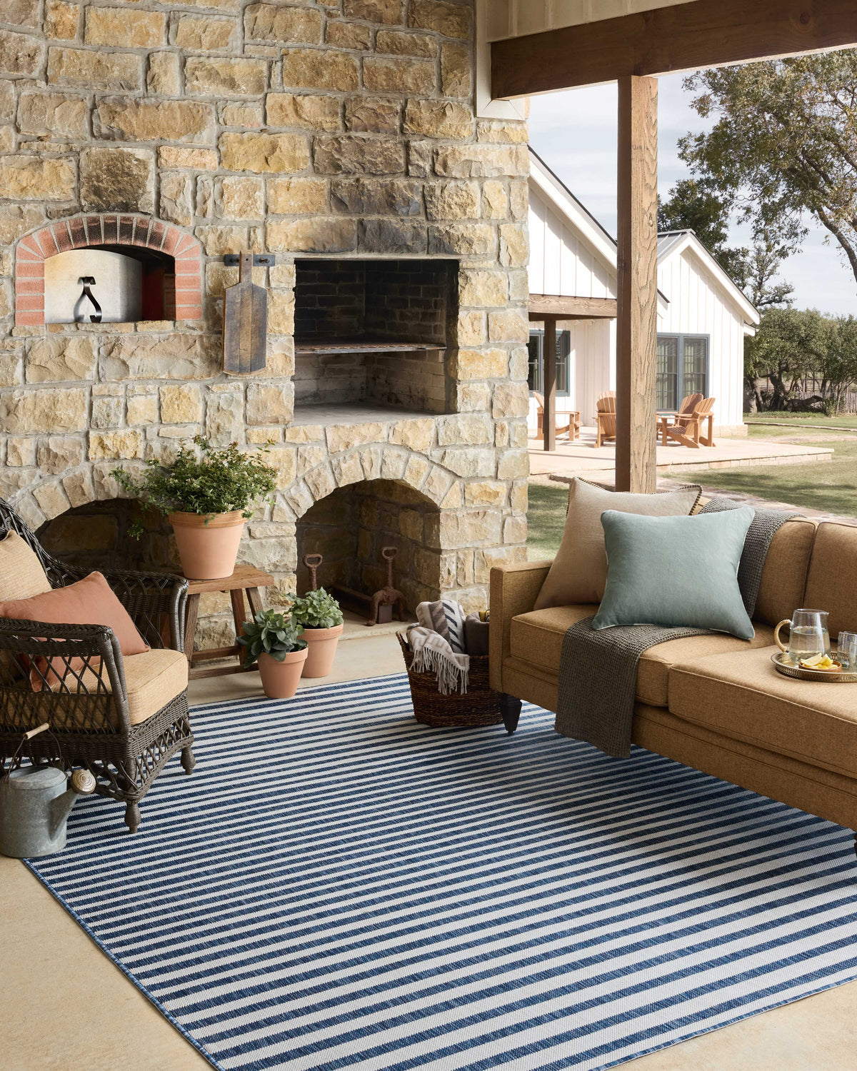 Loloi Easton Accent Rug
