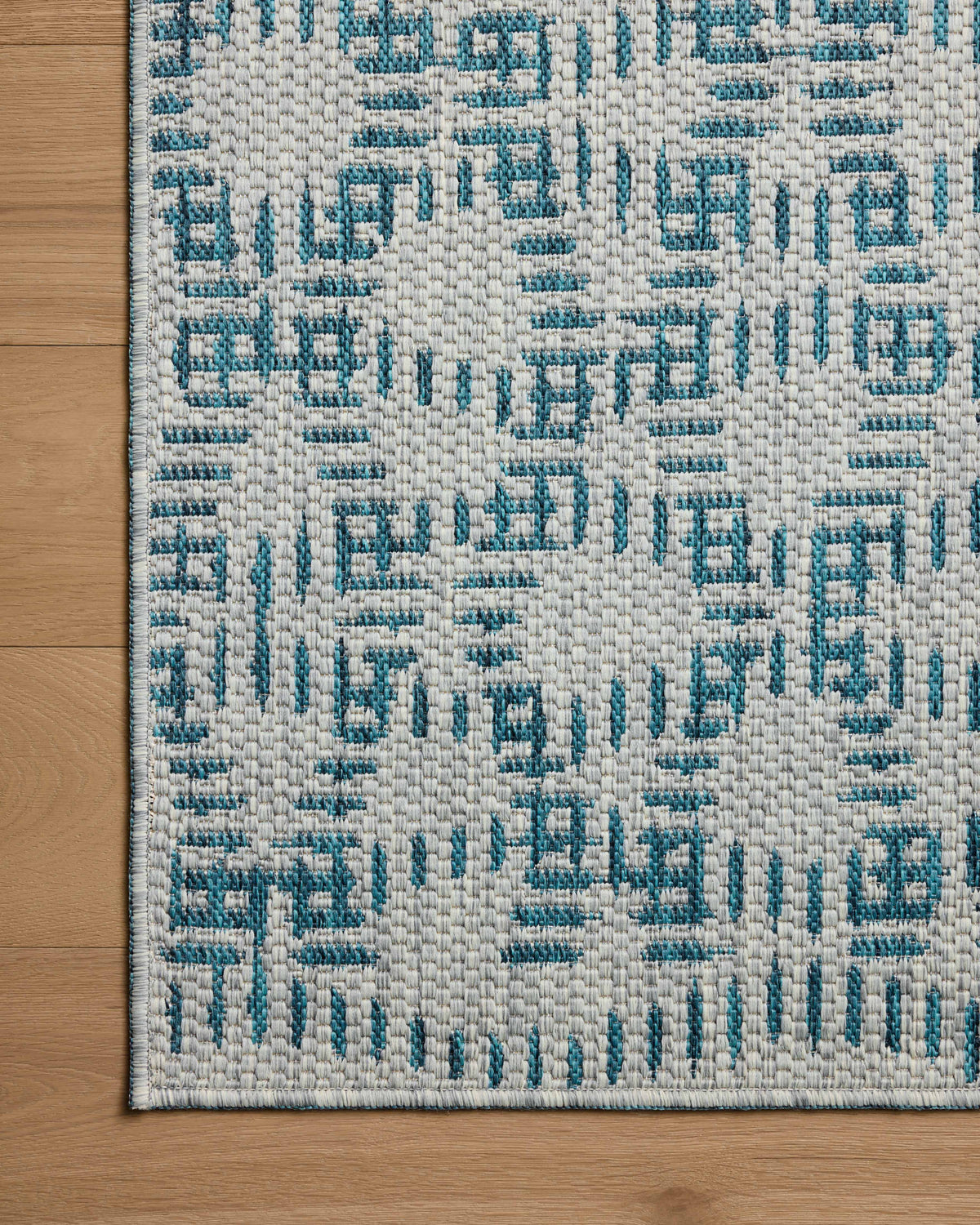 Loloi Easton 18" x 18" Sample Rug