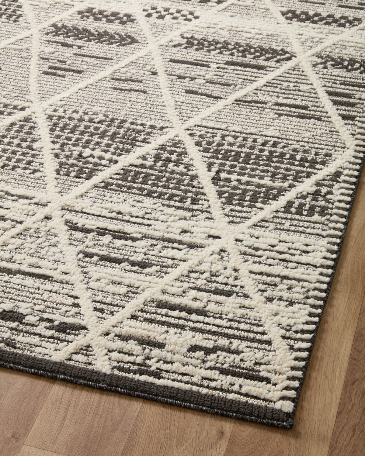 Loloi Fabian 18" x 18" Sample Rug