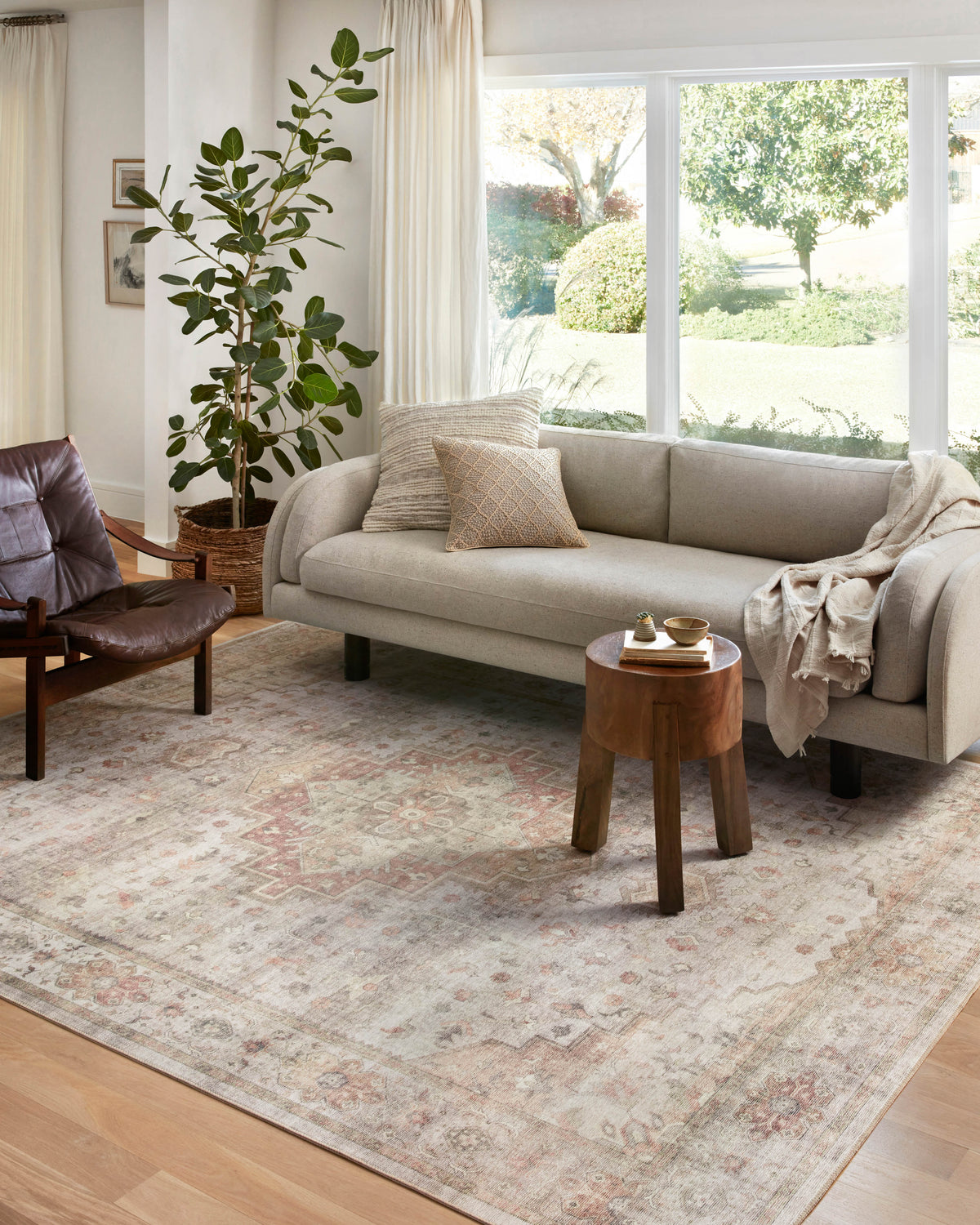 Loloi 18" x 18" Sample Rug