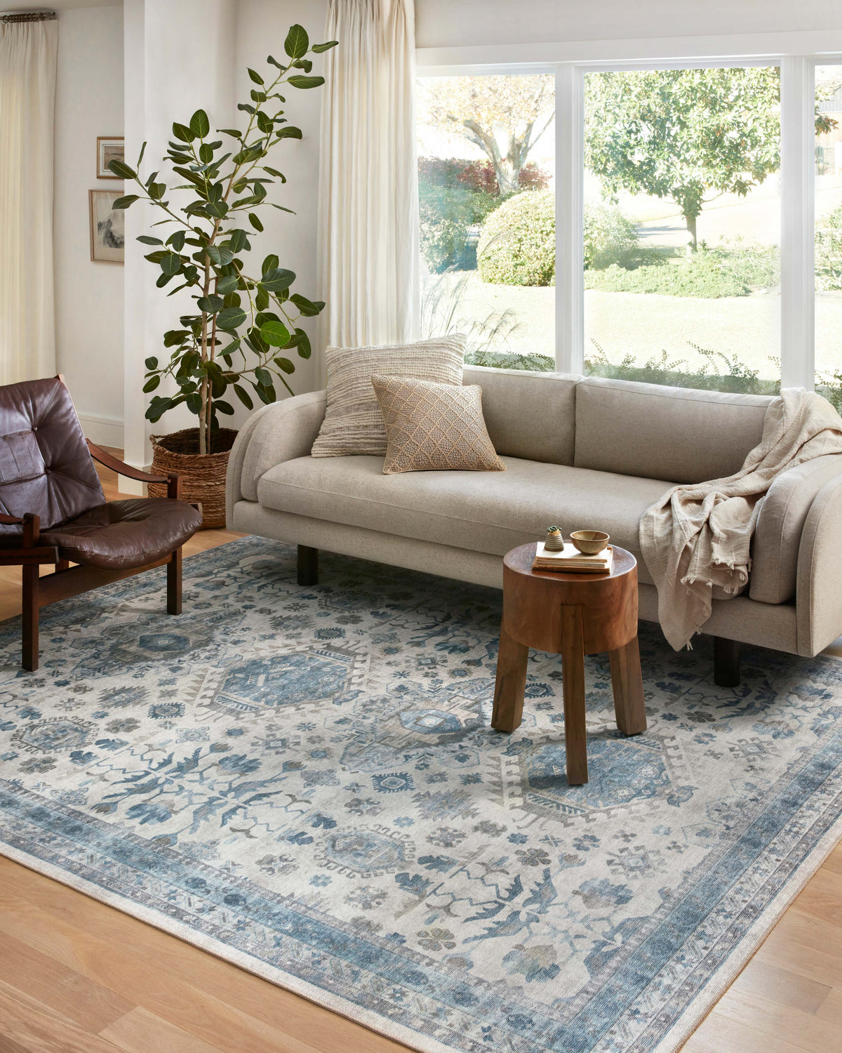 Loloi 18" x 18" Sample Rug