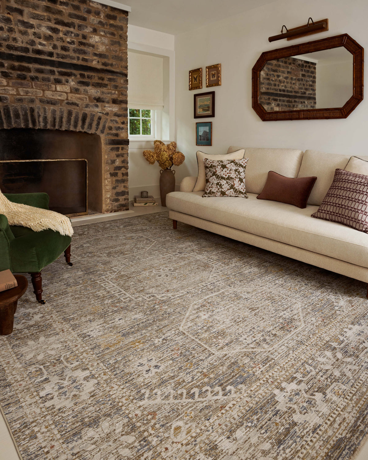 Chris Loves Julia x Loloi Ida 18" x 18" Sample Rug