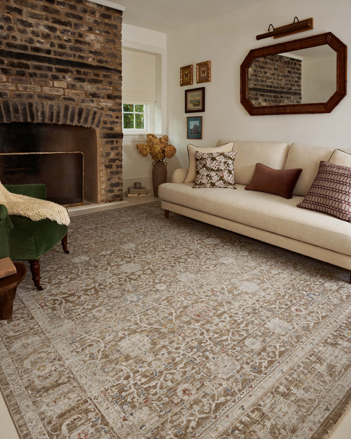 Chris Loves Julia x Loloi Ida 18" x 18" Sample Rug