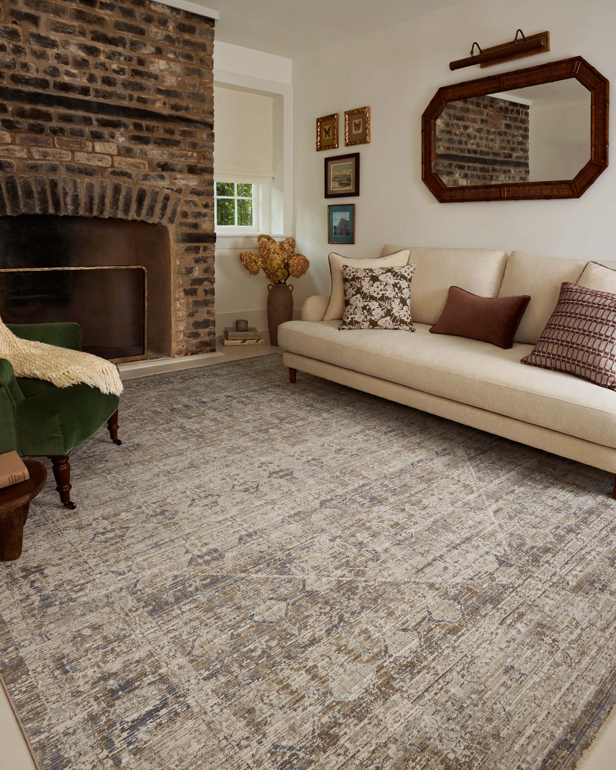 Chris Loves Julia x Loloi Ida 18" x 18" Sample Rug