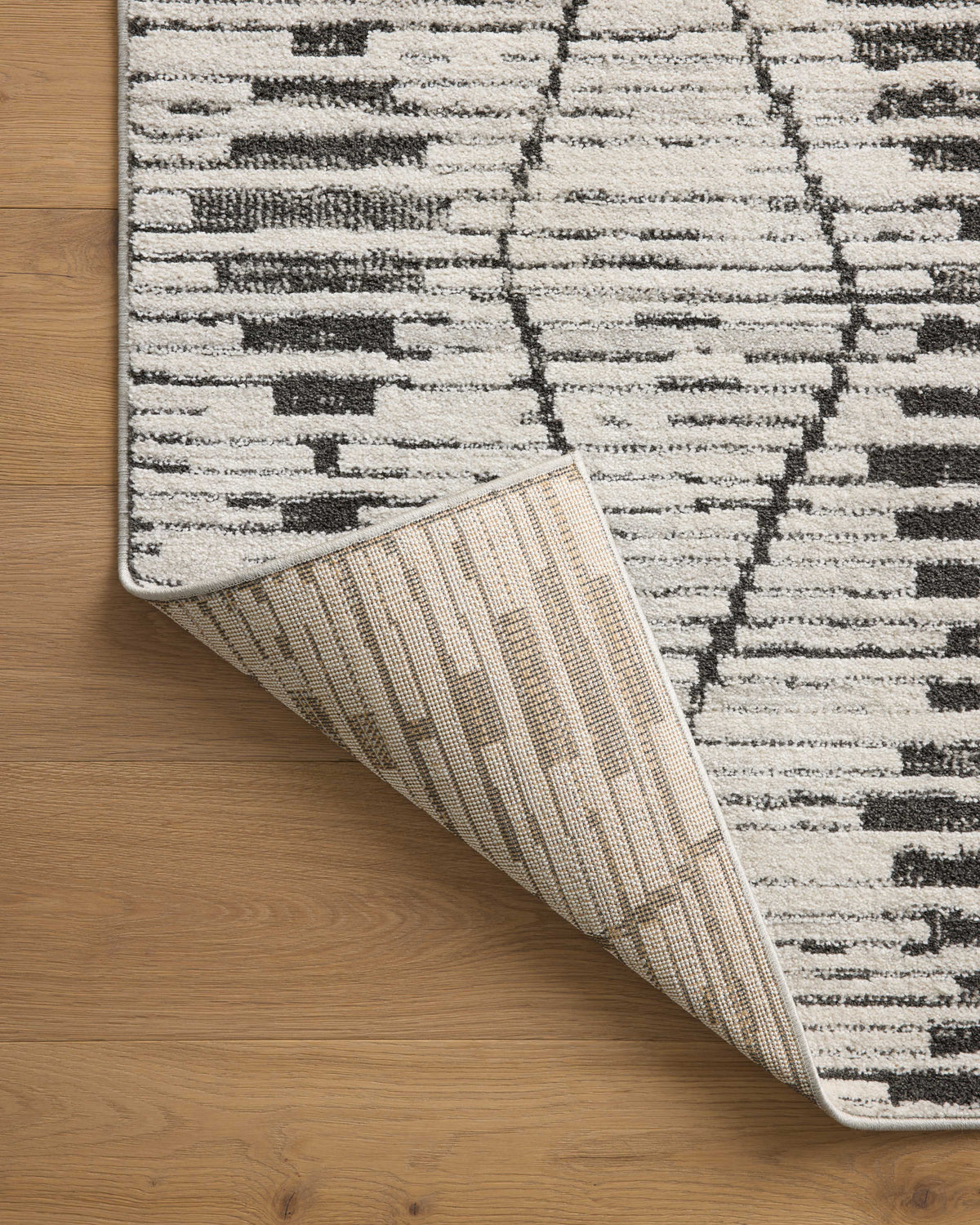 Loloi Kamala 18" x 18" Sample Rug