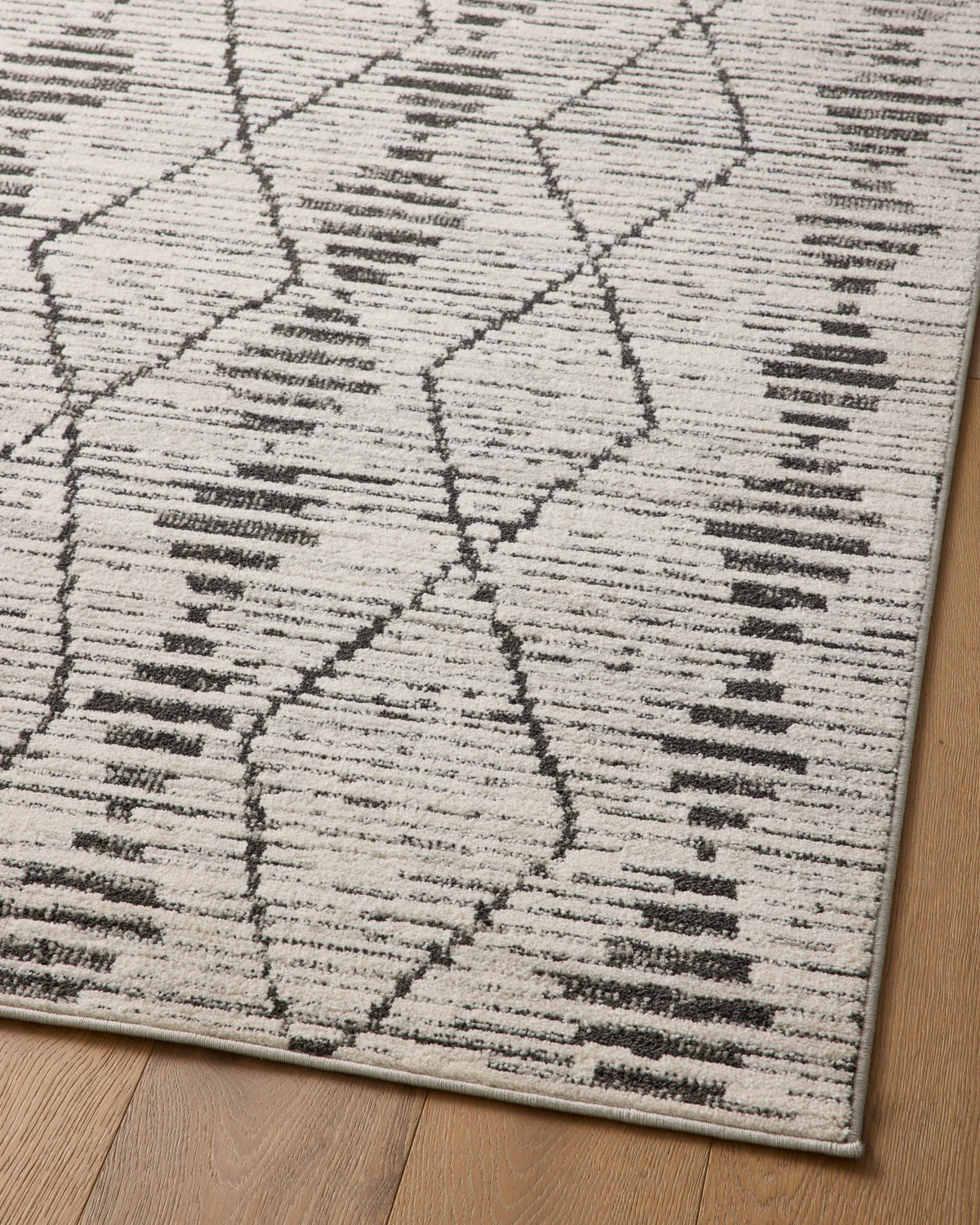 Loloi Kamala 18" x 18" Sample Rug
