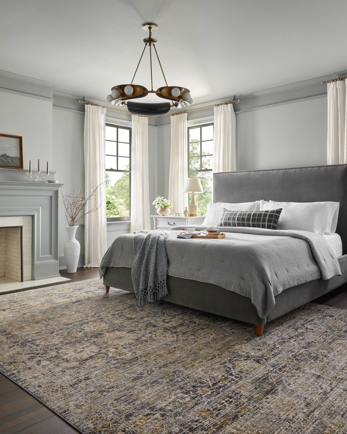 Jean Stoffer x Loloi Katherine 18" x 18" Sample Rug