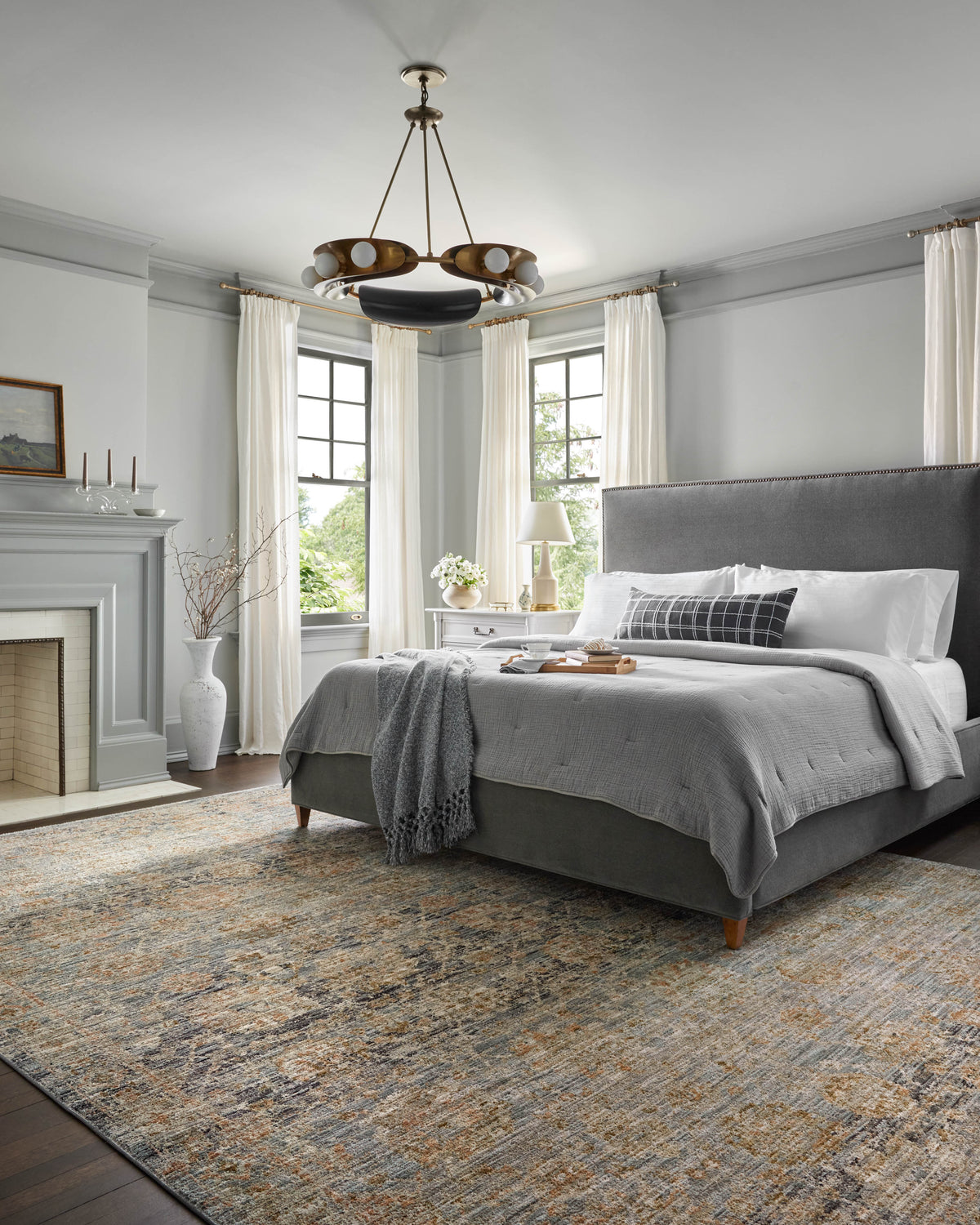 Jean Stoffer x Loloi Katherine 18" x 18" Sample Rug