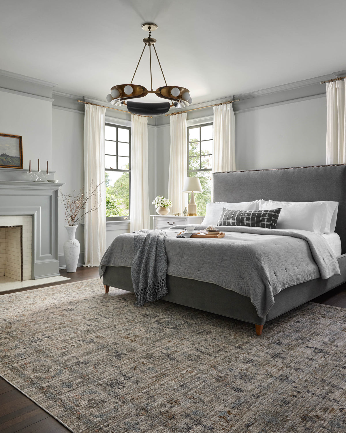 Jean Stoffer x Loloi Katherine 18" x 18" Sample Rug