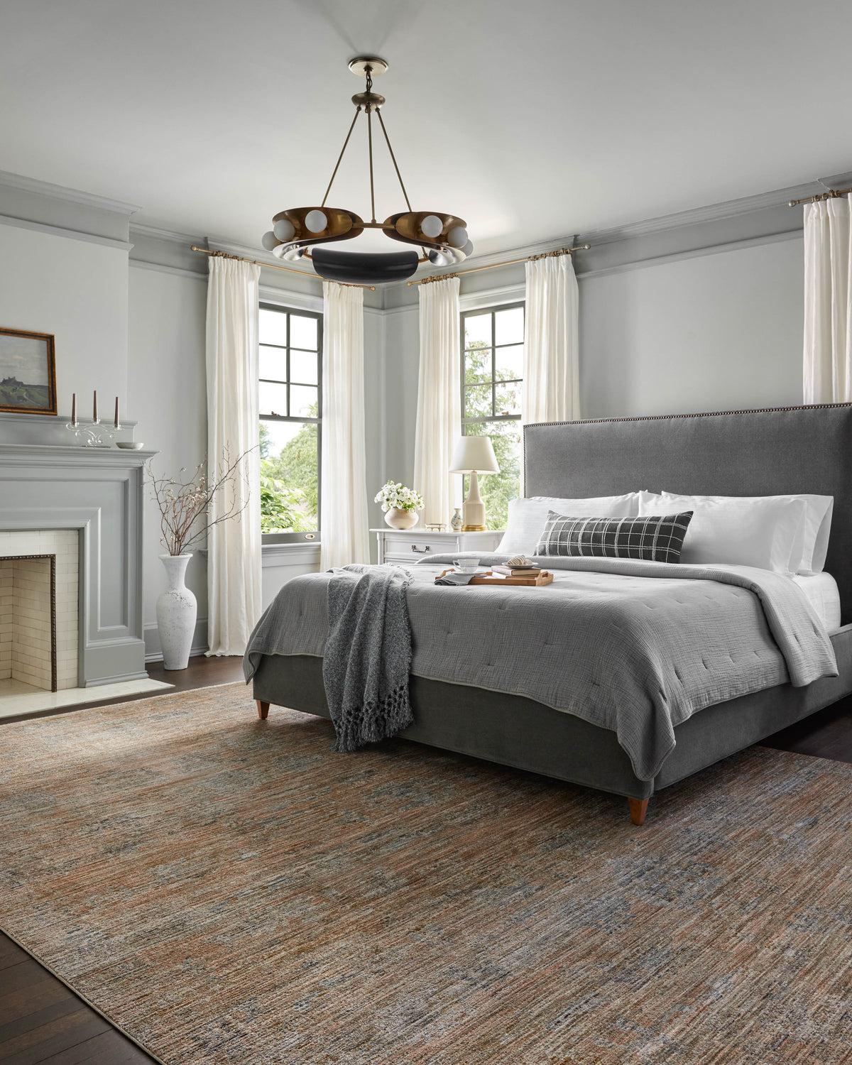 Jean Stoffer x Loloi Katherine 5'-3" x 5'-3" Round Accent Rug