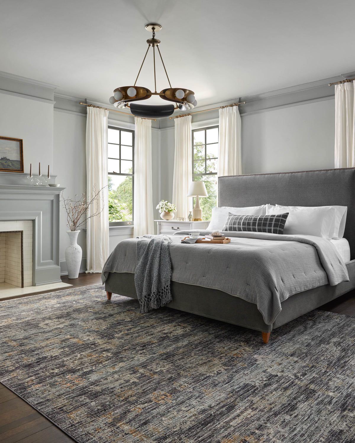 Jean Stoffer x Loloi Katherine 18" x 18" Sample Rug