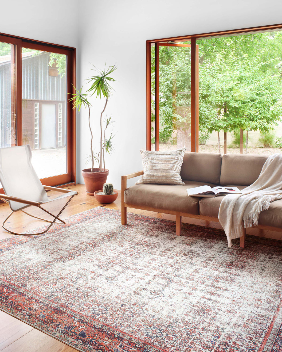 Loloi Layla 18" x 18" Sample Rug
