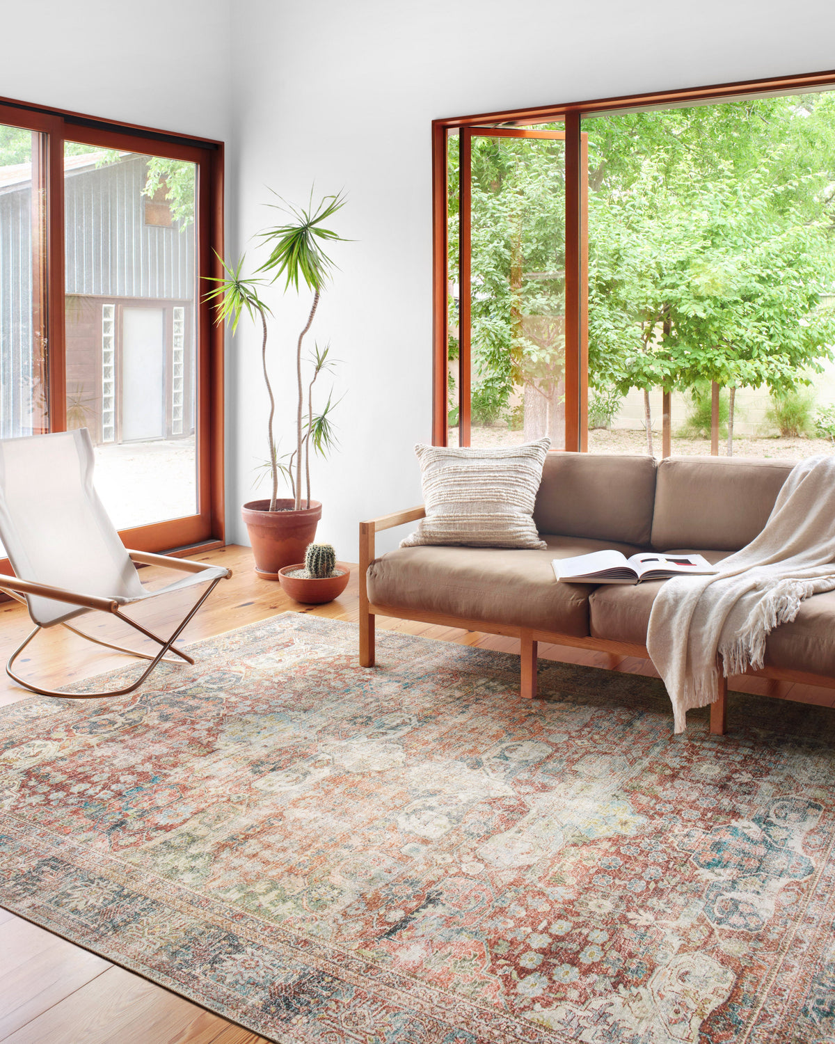 Loloi Loren 18" x 18" Sample Rug