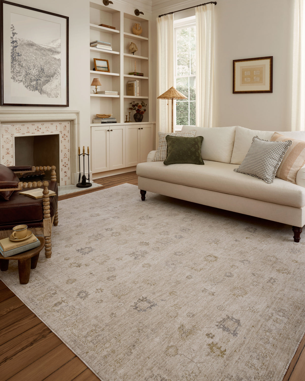 Chris Loves Julia x Loloi Louisa 18" x 18" Sample Rug