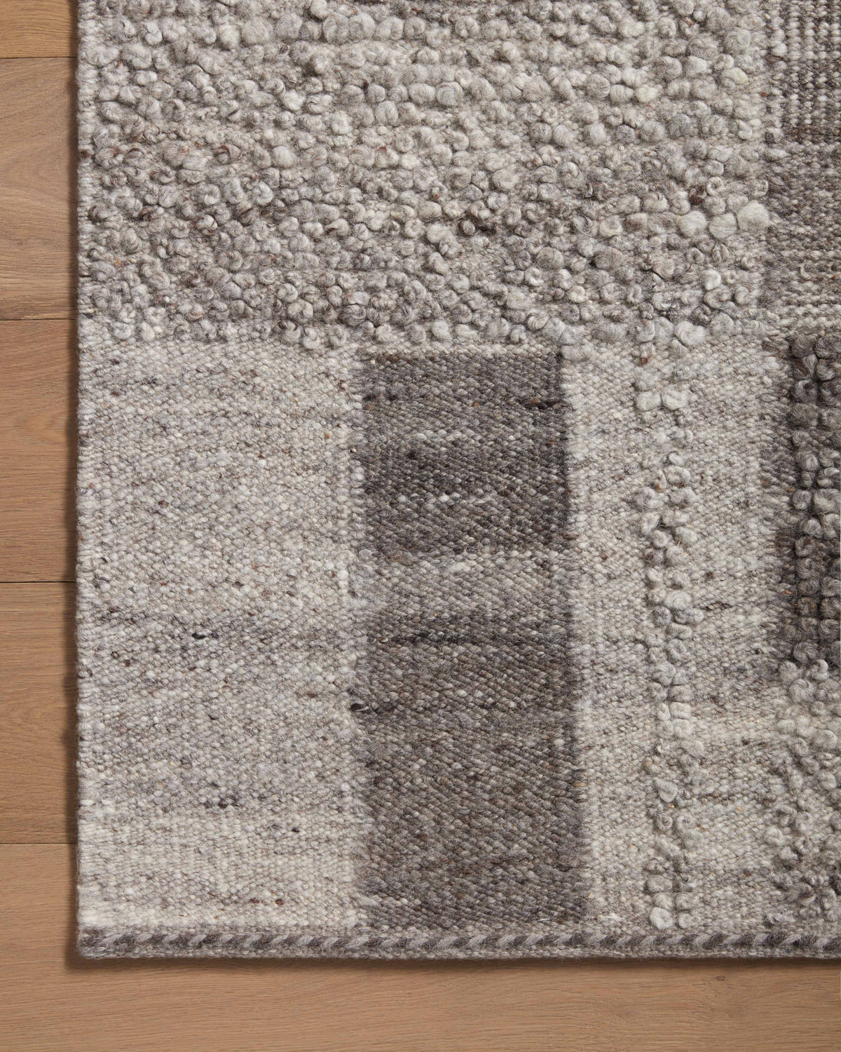Loloi Manfred 18" x 18" Sample Rug
