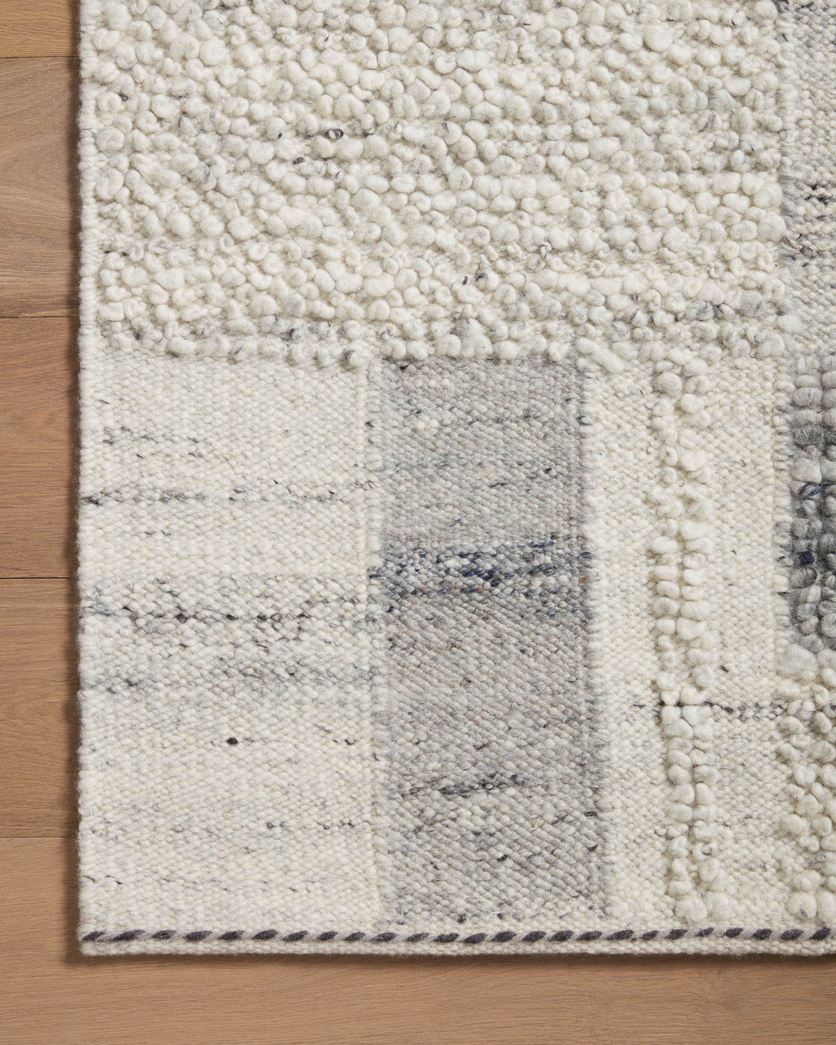 Loloi Manfred 18" x 18" Sample Rug
