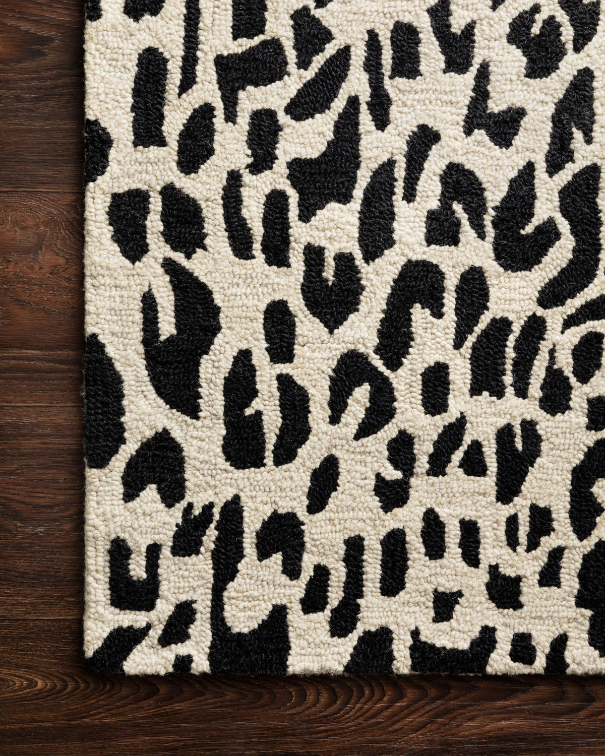 Masai 18" x 18" Sample Rug