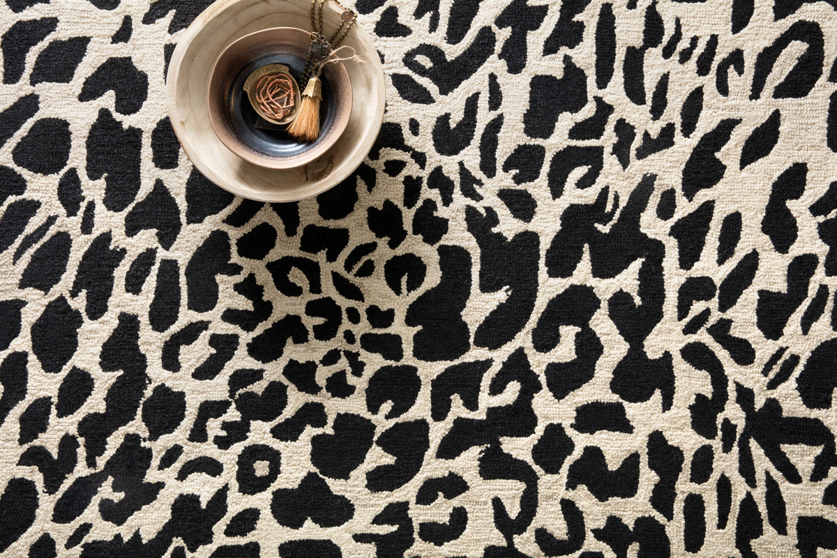Masai 18" x 18" Sample Rug