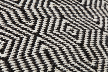 Loloi P0339 22" x 22" Pillow