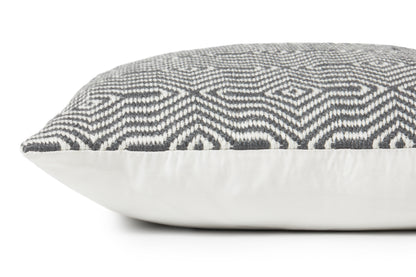 Loloi P0339 22" x 22" Pillow
