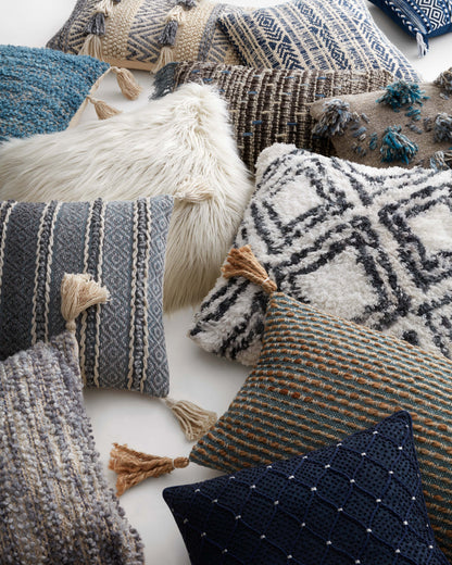 Loloi P0675 18" x 18" Pillow