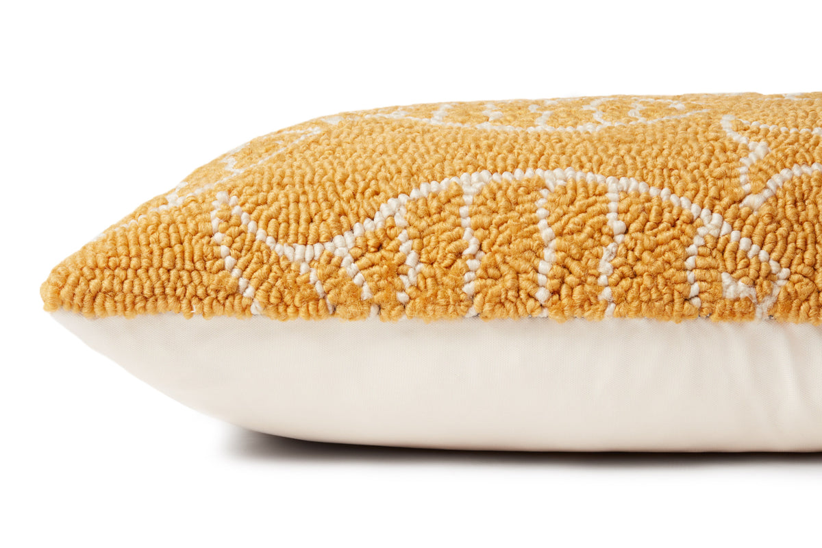 Loloi P0908 Pillow