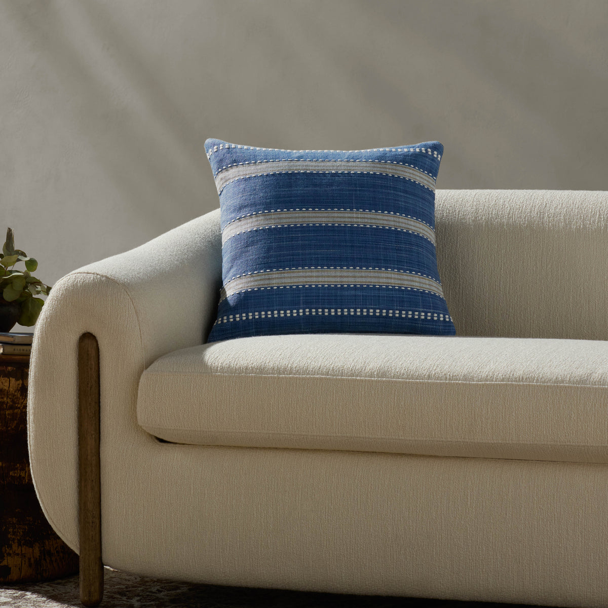 Magnolia Home by Joanna Gaines x Loloi Dennis Blue 18'' x 18'' Pillow