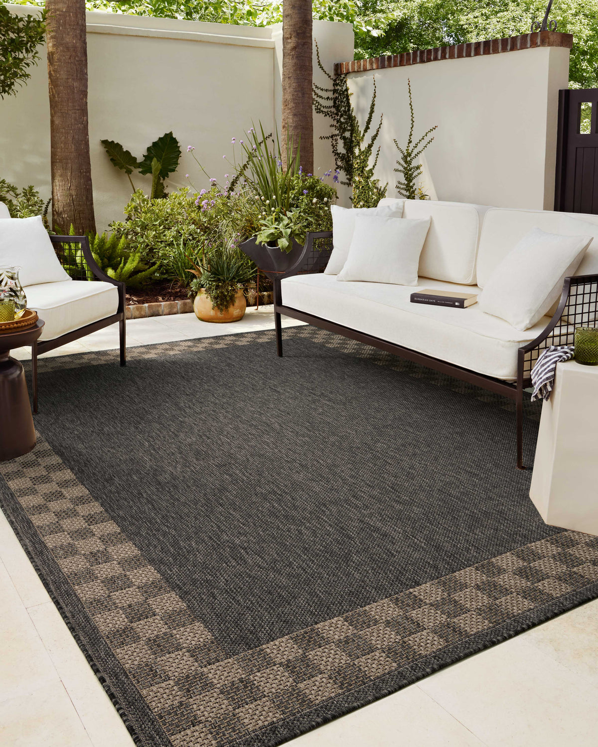 Chris Loves Julia x Loloi Providence 18" x 18" Sample Rug