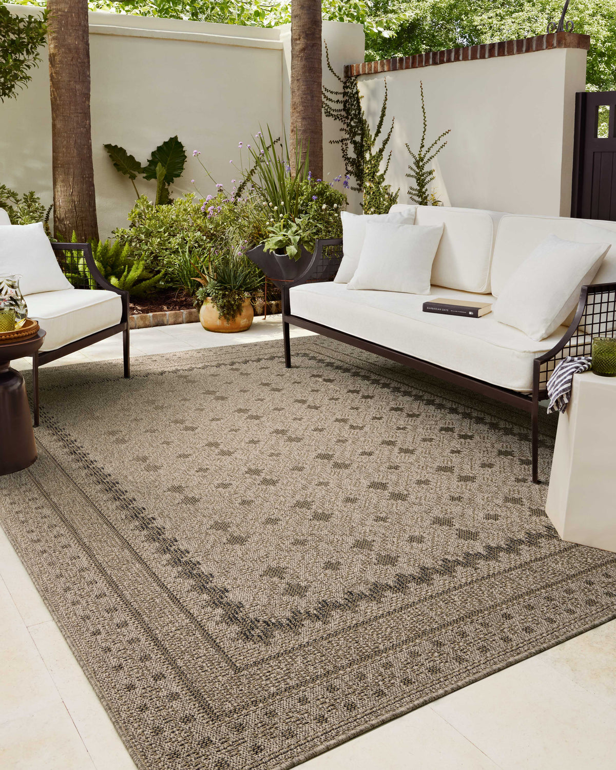 Chris Loves Julia x Loloi Providence 18" x 18" Sample Rug