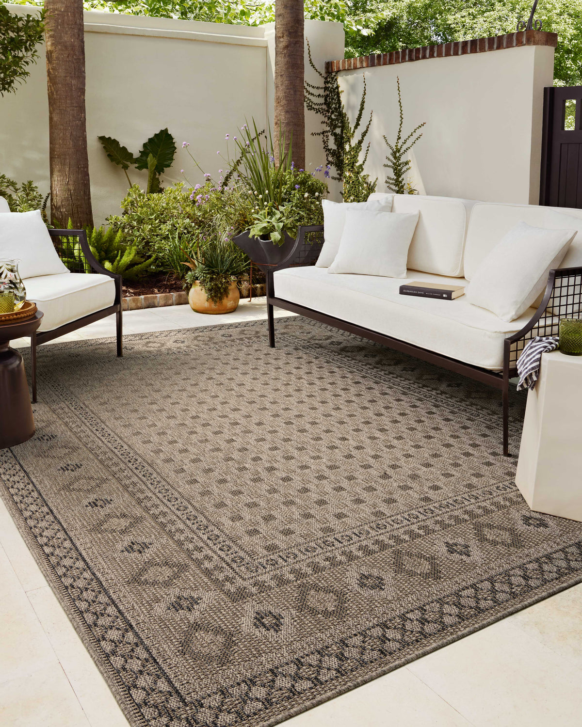 Chris Loves Julia x Loloi Providence 18" x 18" Sample Rug