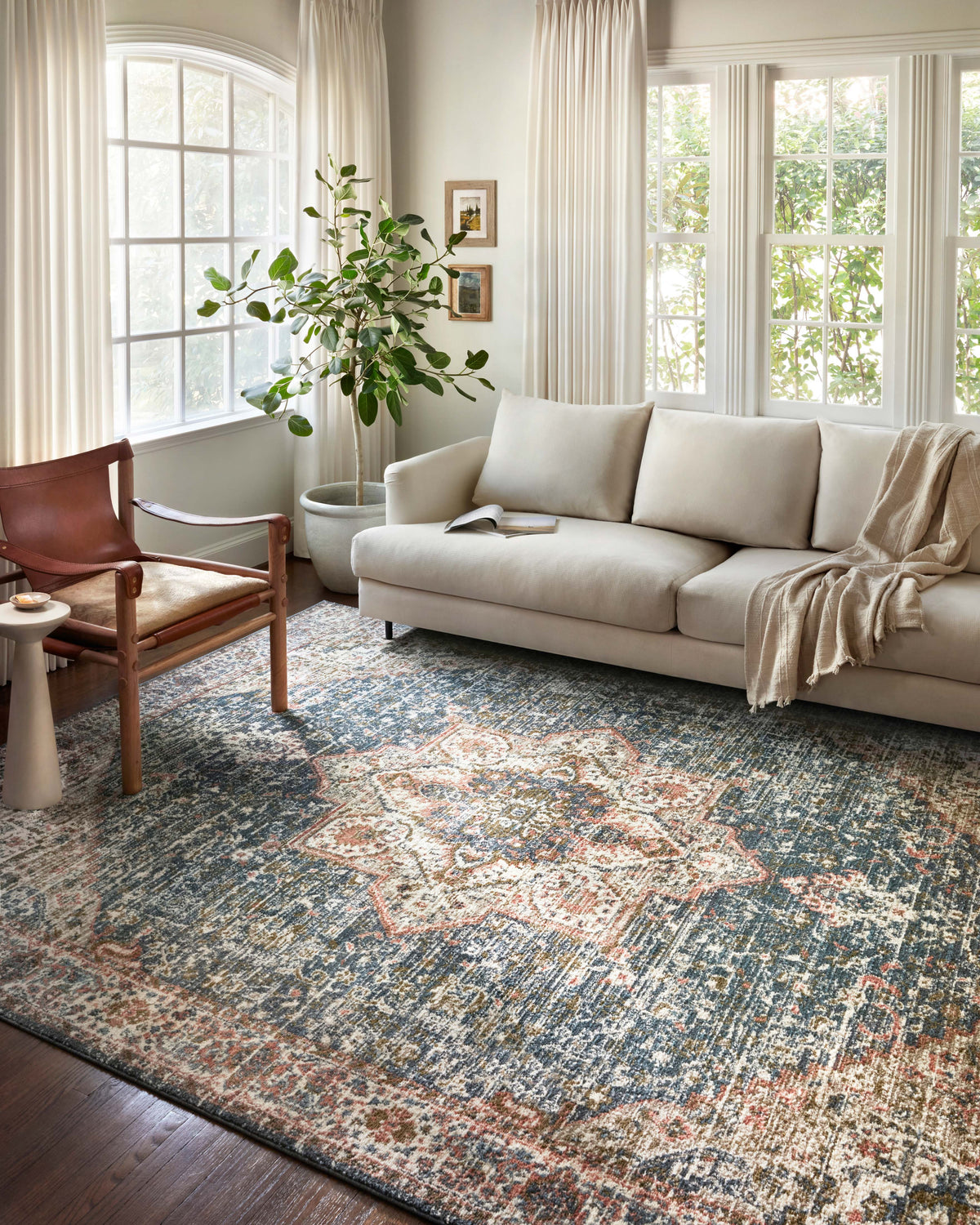 Loloi 18" x 18" Sample Rug