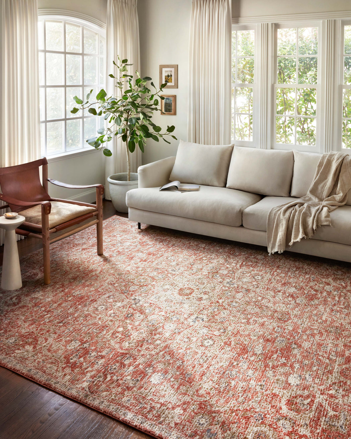 Loloi 5'-3" x 5'-3" Round Area Rug