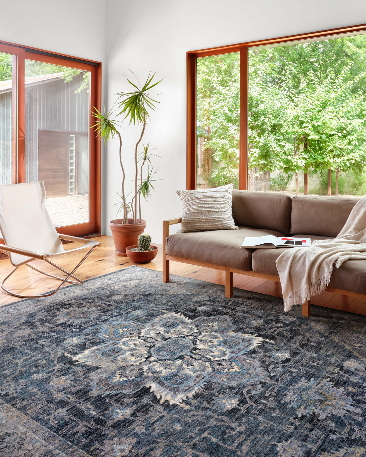 Loloi 2'-3" x 3'-10" Accent Rug