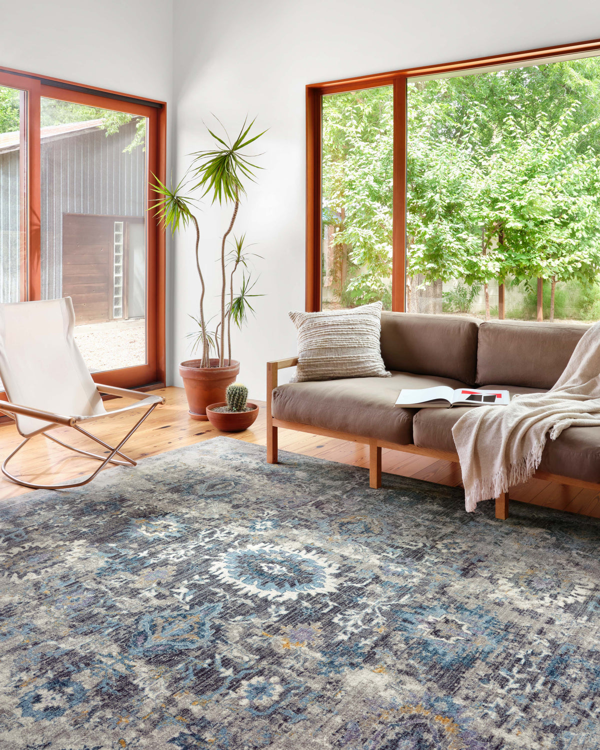 Loloi 18" x 18" Sample Rug