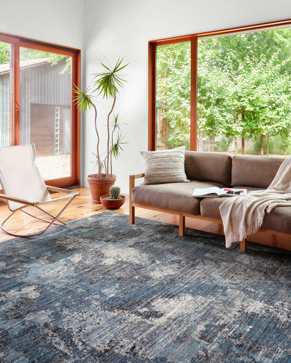 Loloi 18" x 18" Sample Rug