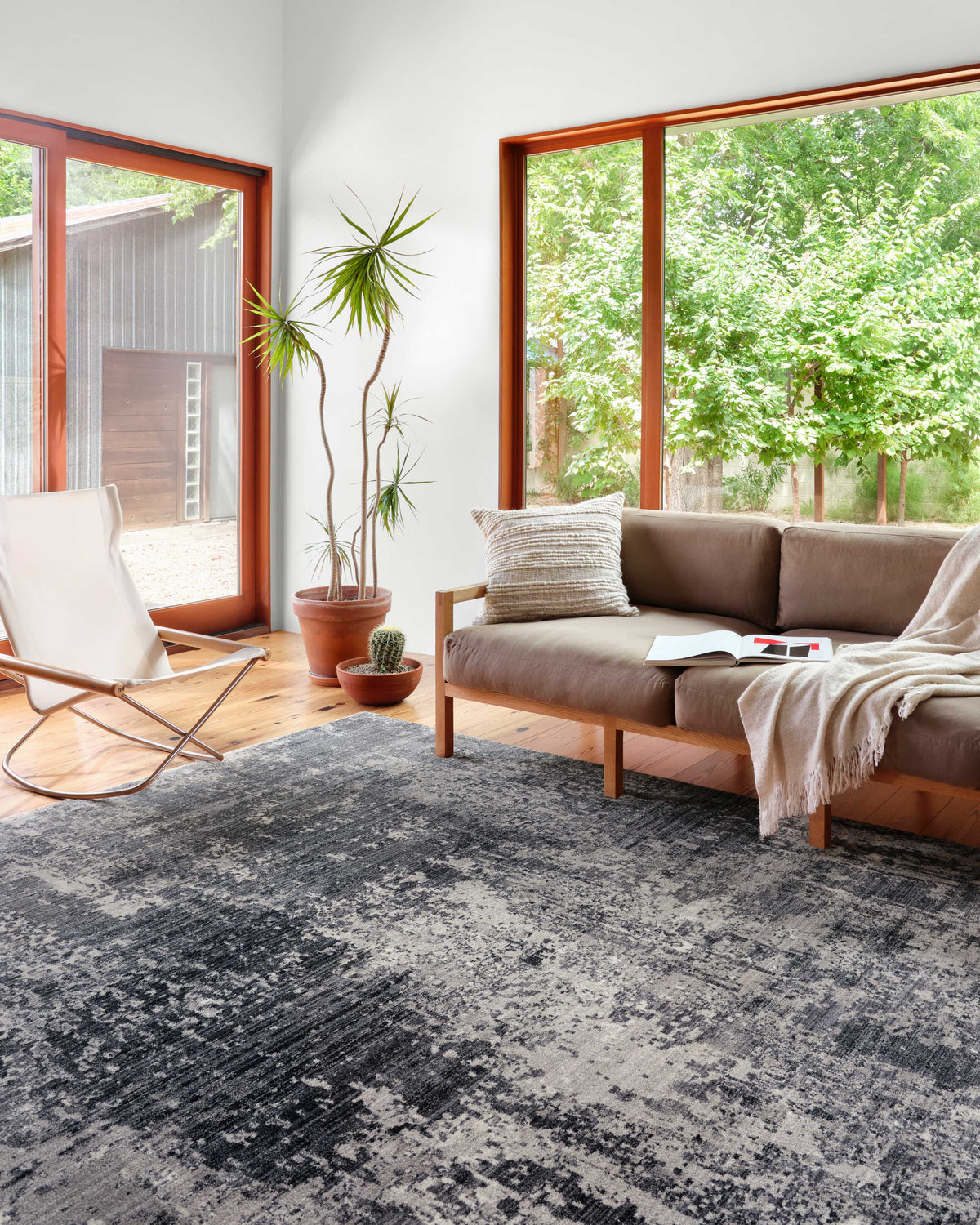 Loloi 2'-3" x 3'-10" Accent Rug